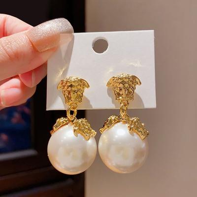 Exaggerated Portrait Pearl Pendant Earrings Retro Temperament Earrings Light Luxury Court Style Personalized Earrings