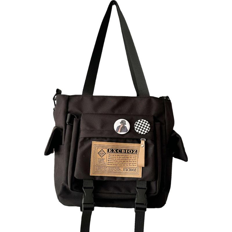 Korean version of lightweight student make-up bag 2025 new large-capacity fashion shoulder bag going out casual messenger bag