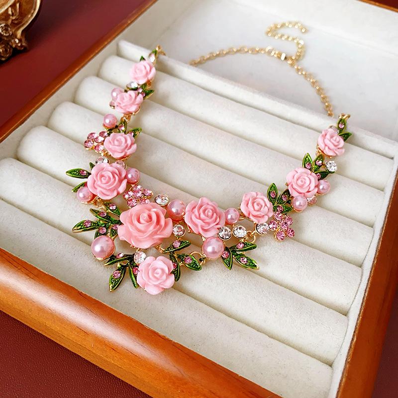 GemChic Women's Sweet Floral Rose Pearl Necklace and Bracelet Set Rhinestone Leaf Collarbone Chain Fashion Jewelry for Party Wedding