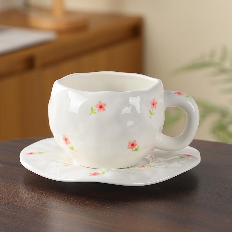 Small floral creative ceramic coffee cup and saucer, hand-squeezed, hand-painted irregular high-value breakfast cup