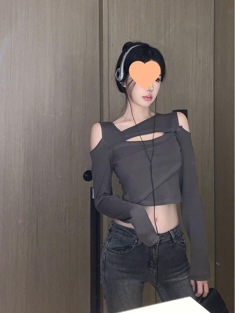 Chic Spicy Girl Off-Shoulder Long-Sleeve Slim Fit T-Shirt for Women - Autumn/Winter 2025