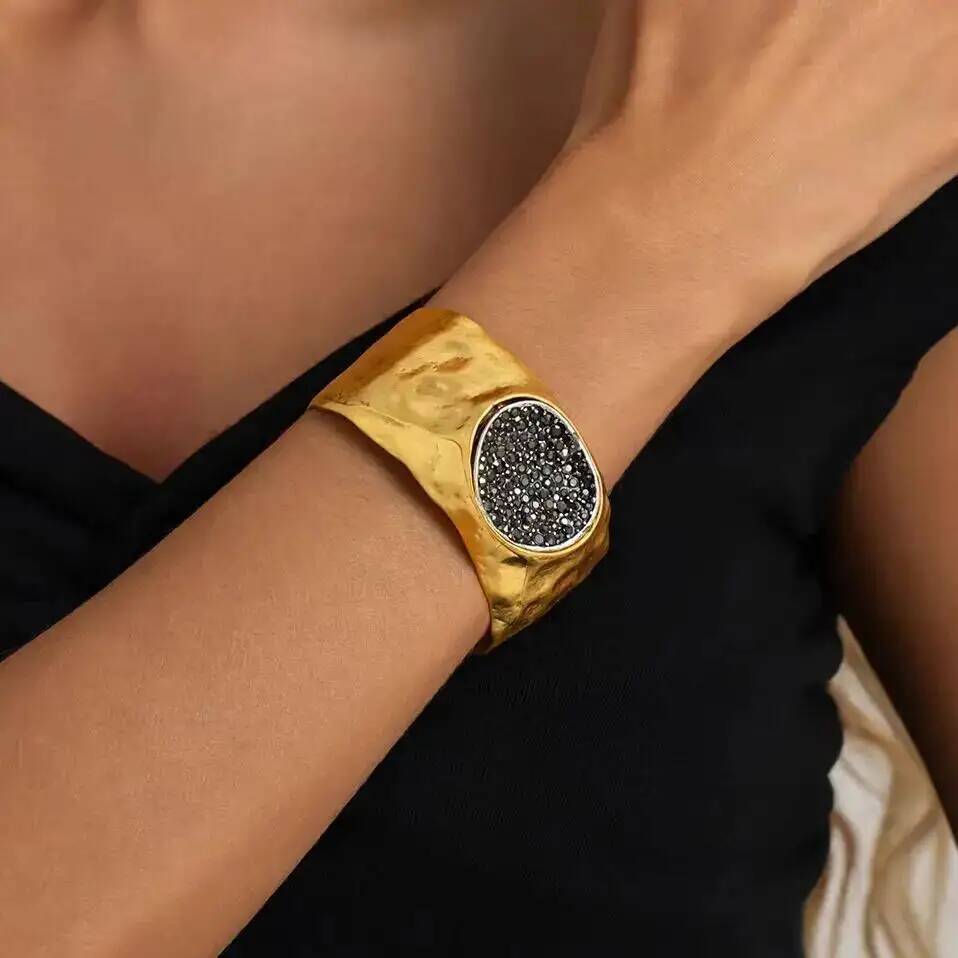 SHIXIN Vintage Irregular Geometric Wide Hammered Metal Cuff Bracelet Women Punk Luxury Inlaid Rhinestone Open Arm Jewelry Gift