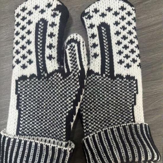 Yousheng Funny Middle Finger Mittens Cozy Knit Gloves with Hidden Attitude Cheeky Flip-the-Bird Knitted Gloves Prank Gift for Men Women