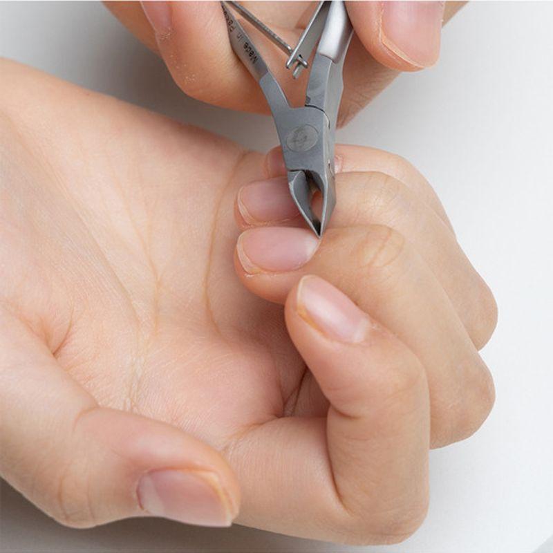 1 Semi-Professional Nail Nipper For Cuticle Removal