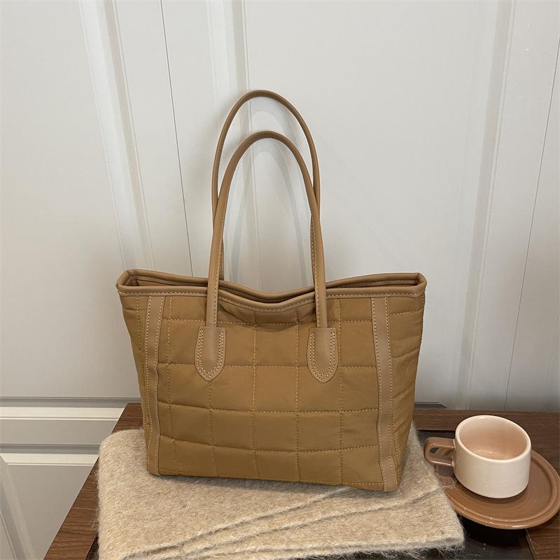 

Large Capacity Tote Bag Autumn Winter Fashion Commuter Bag for Ladies Work Shopping Weekend Trip Accessory