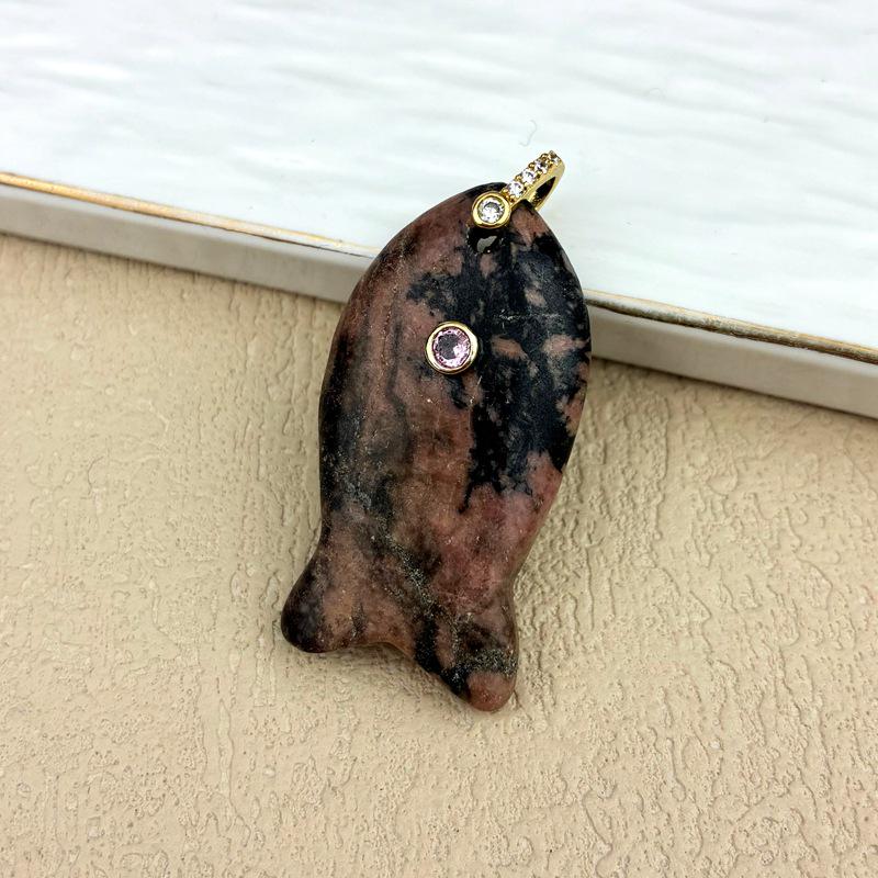 Natural Crystal Fish-Shaped Pendant: Red Agate, Lapis Lazuli, Tiger Eye, Jade Clavicle Chain