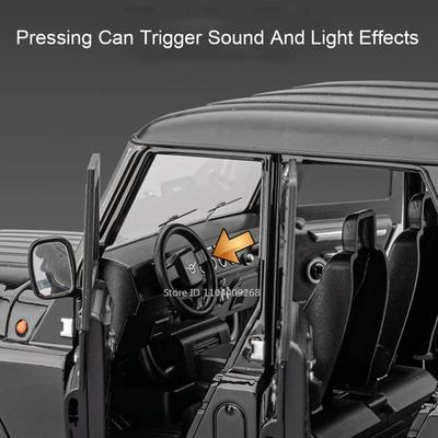 1:18 UAZ Hunter H2 Police Car Model Toy Sound Light Pull Back Shock Absorption Off-road Vehicle Miniature Gifts for Children
