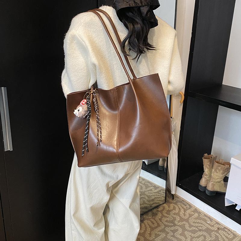 Solid color crossbody underarm bag 2025 new retro tote bag Korean version casual commuting large capacity shoulder bag