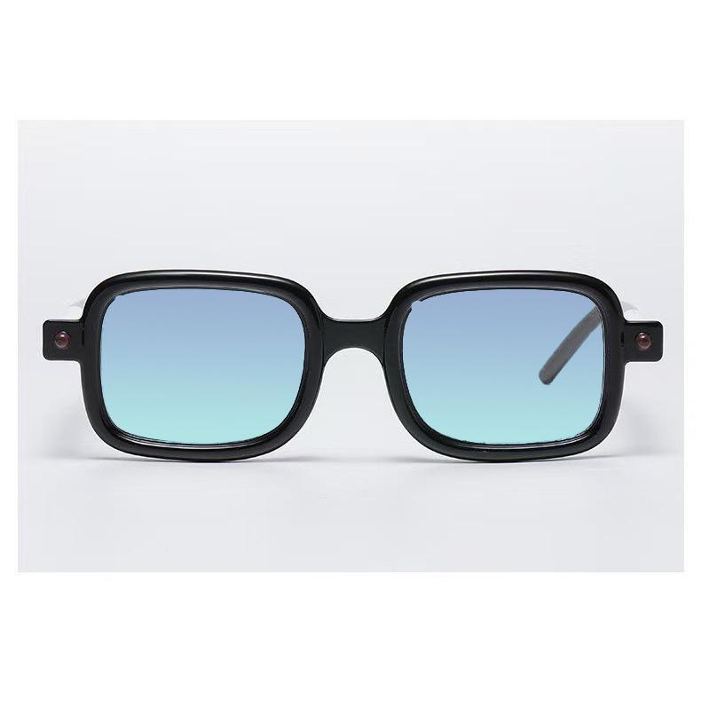 Red-green color blindness glasses, suitable for both men and women, can be fitted with prescription lenses, offering a high-end look and specifically