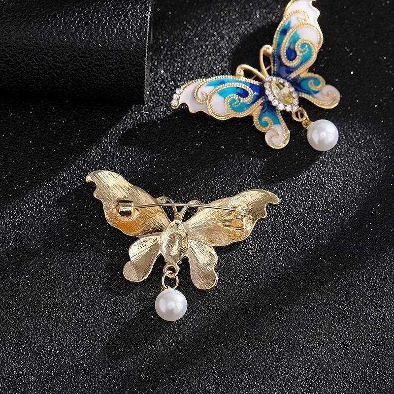 Butterflys Moth Hard Enamel Pins Custom Lily of The Valley Vine Brooches Lapel Badge Black Insect Plant Jewelry Gift for Friends