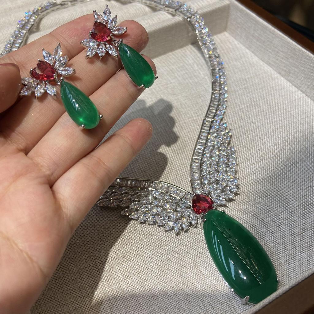 French Medieval Luxury Zircon Necklace Earrings Set Female Angel Wings Imitation Chalcedony Jewelry