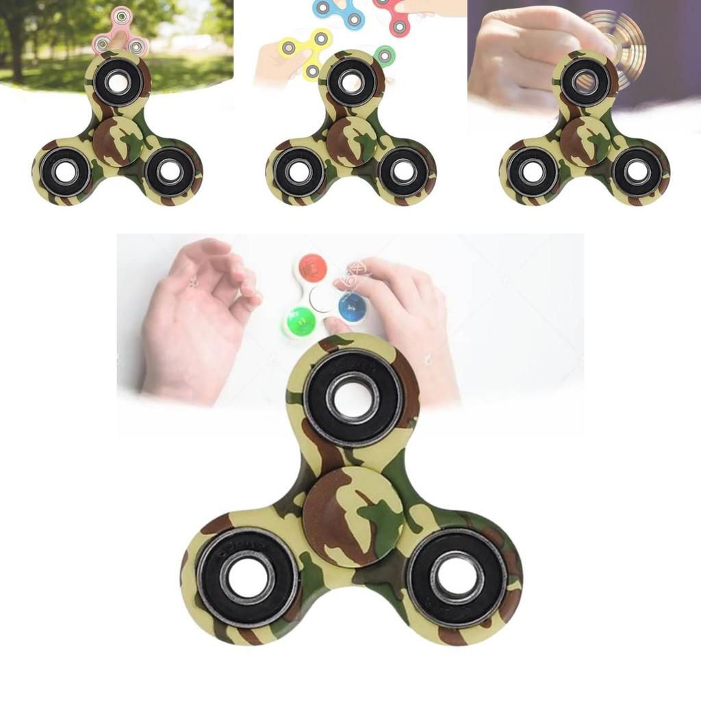 Colorful Plastic Fidget Spinner Kids Toy Yellow Cartoon Illustration