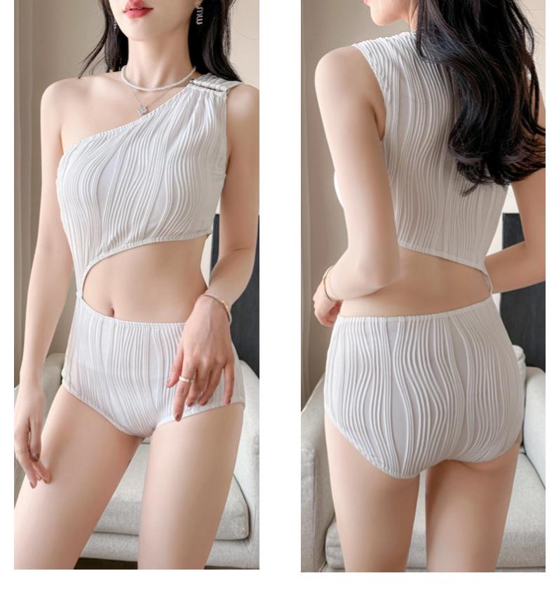 2025 One-Shoulder Women's High-End Split Swimsuit - European & American Sexy Beach & Hot Spring Wear