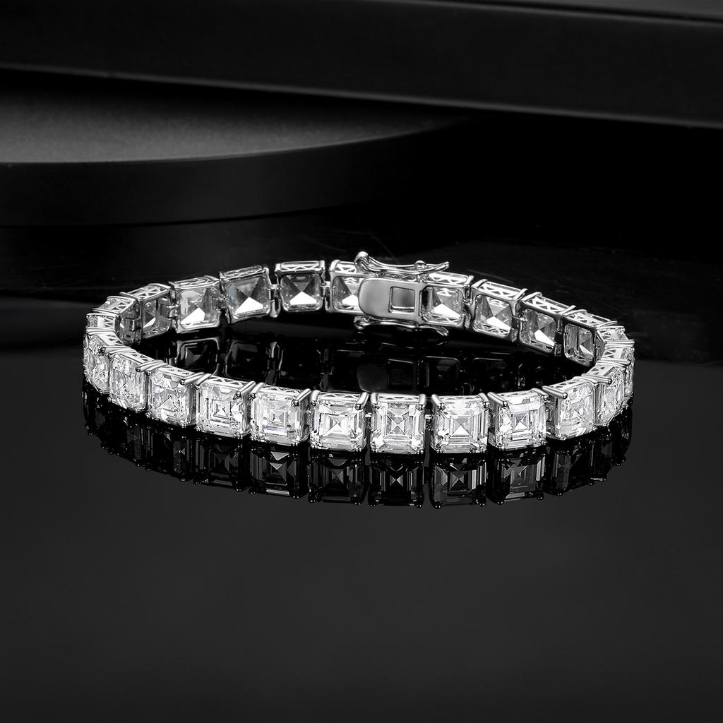 A Copper Inlaid Four-claw Square 7mm Zircon Plated 18k Gold Fashionable Shining Tennis Bracelet, Popular