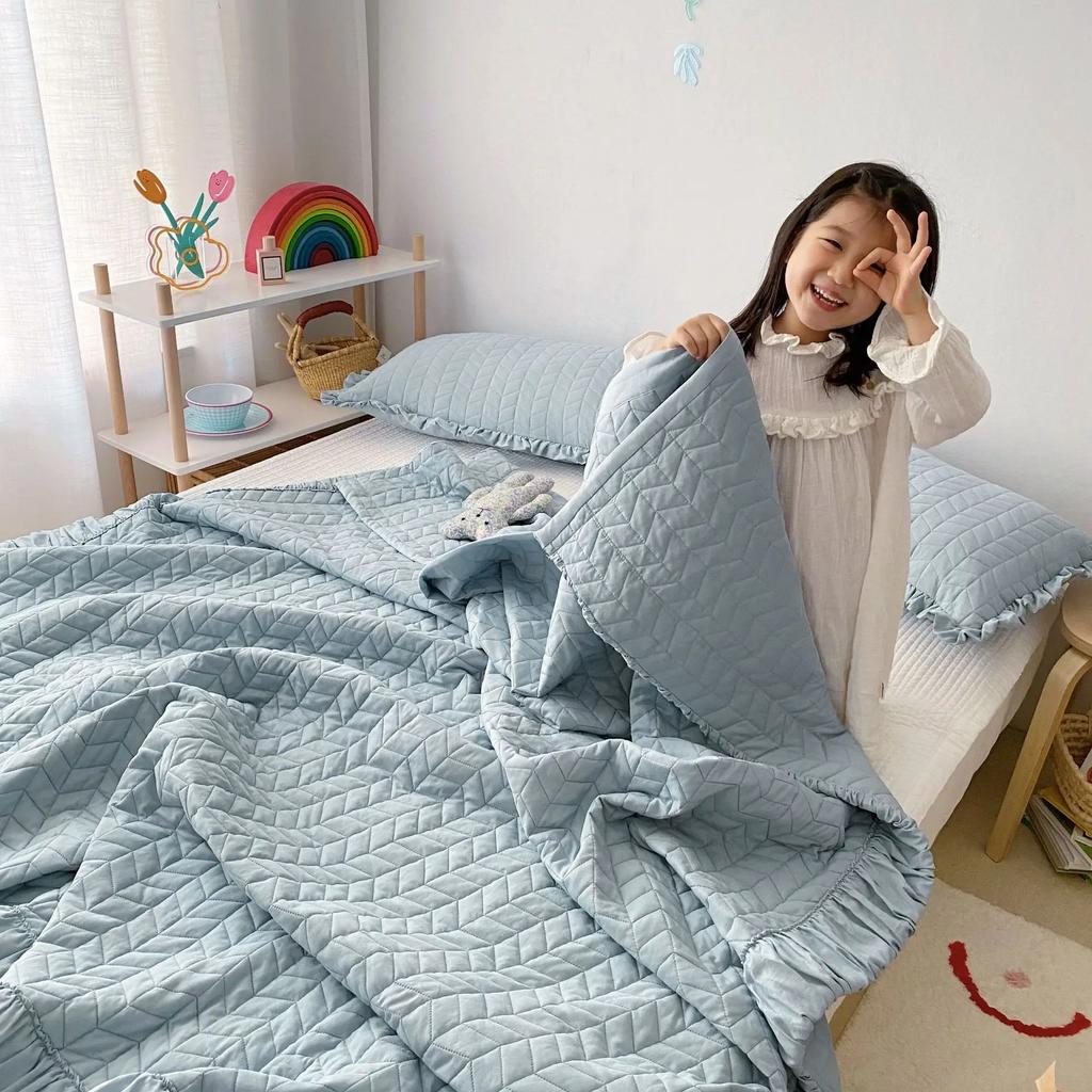 New Simple Fashion Quilted Ruffled Summer Quilt