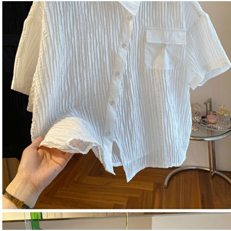 Designed Button-down Solid Color Short-sleeved Shirt with Irregular Pleated Lining