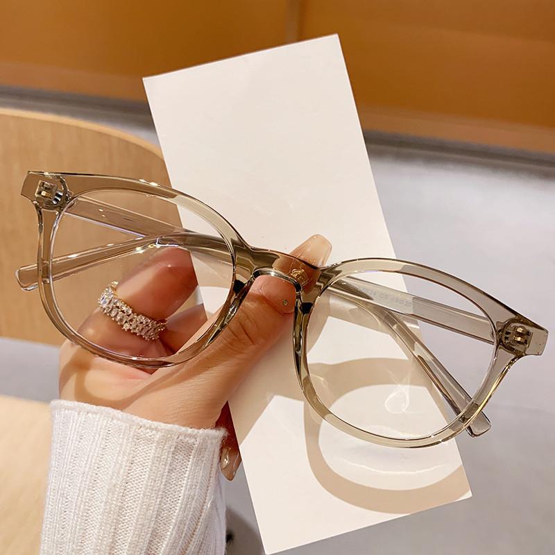 Flat Light Glasses With Blue Light Blocking For Casual Daily Wear