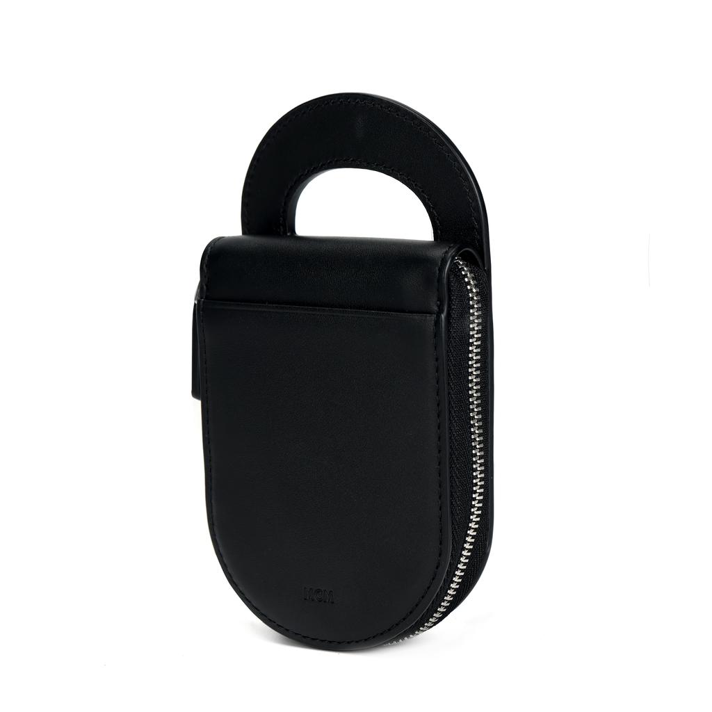 MCM Mode Travia Logo Geprägt Oval Abnehmbarer Schultergurt Leder Kartenhalter Damen Kartenhalter Schwarz MYADALD02BK001