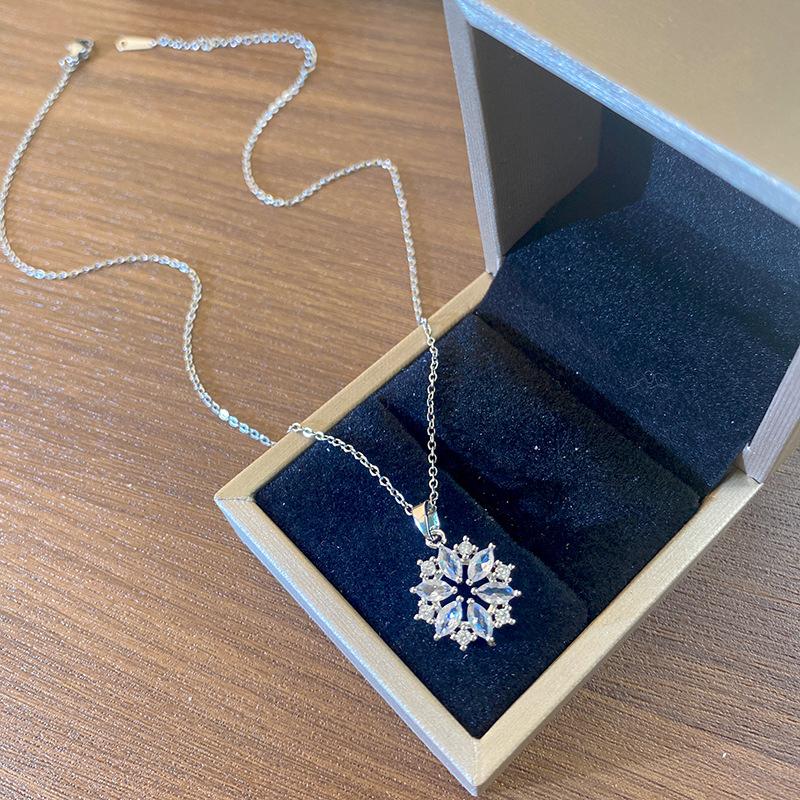 Light Luxury Full Diamond Inlaid Zircon Titanium Steel Clavicle Chain Fairy Versatile Delicate Necklace Gift for Girlfriend