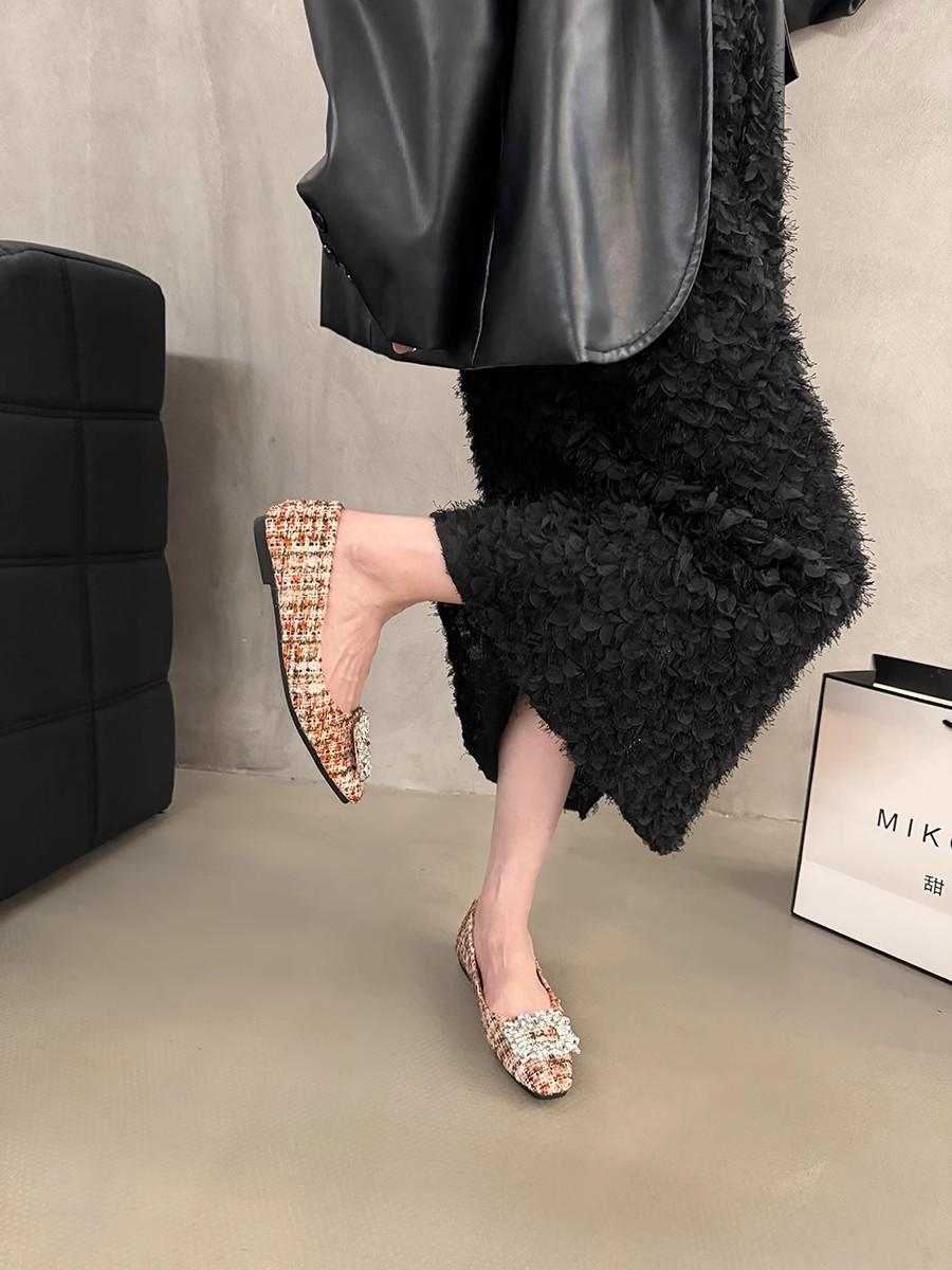 

Модная женская обувь на плоской подошве 2025 Квадратная пуговица Стразы Черный Новая Весна и Осень Зима Большой размер Женская обувь 42 43 44 32 розовый