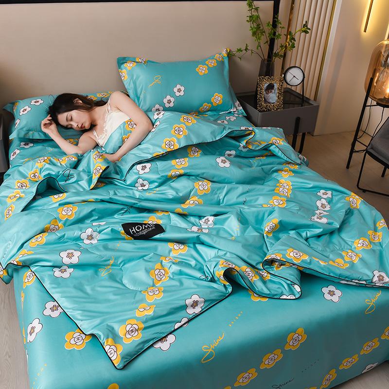 Luxury Summer Quilts Soft Emulation Silk Satin Quilted Quilt Machine Washable Air-conditioning Comforter Bedspread Thin Blanket