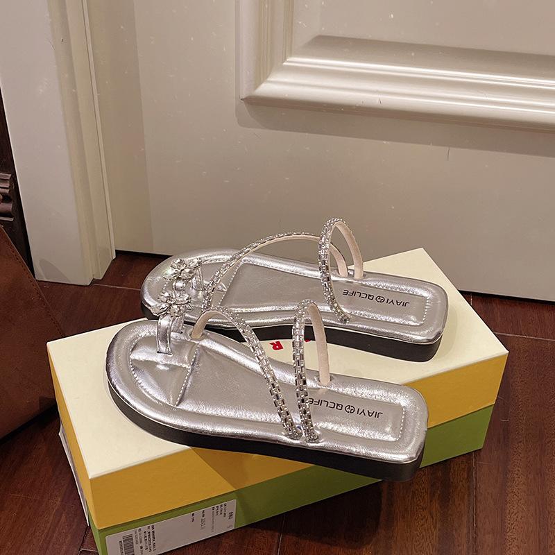 Flat Bottom Set of Toe Small Cool Slippers Women's 2025 New Summer Soft Bottom with Skirt Rhinestones Beautiful Seaside Sandals