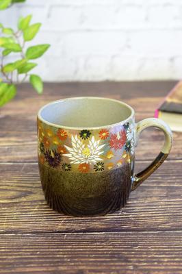 Waza no Kura Stylový hrnek Kutani Ware Skutečné zlato Hanazume luxusní nádobí Oslava 60. narozenin Dárek k narozeninám Kishou