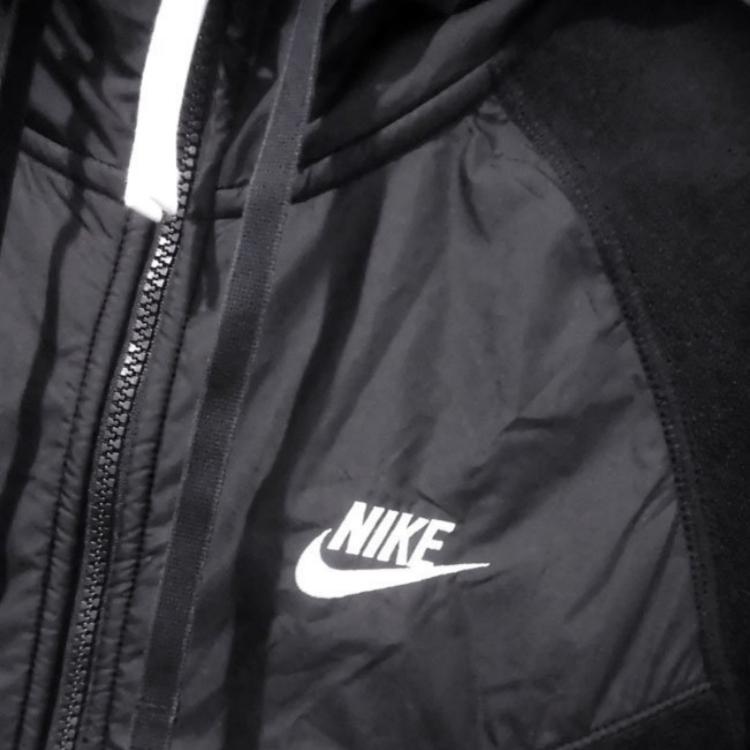 Nike Κεντημένο Λογότυπο Μπουφάν με Κουκούλα και Τσέπη Καγκουρό Ανδρικά Μπουφάν Μαύρο CJ4542-010