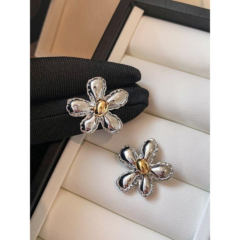 European and American Ins Style Silver Metal Flower Earrings for Women, Light Luxury Niche Unique Temperament Earrings, Super Popular Model in 2026
