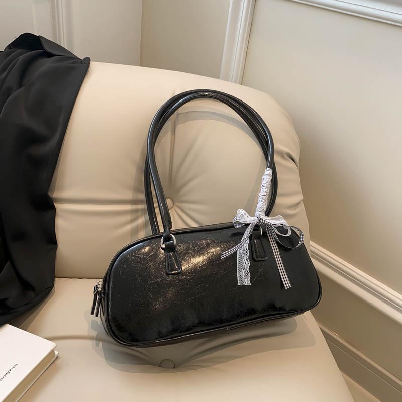 

Повседневная простая женская сумочка 2025 новая сумка-седло модная персонализированная сумка-мессенджер трендовая женская сумка через плечо чёрный