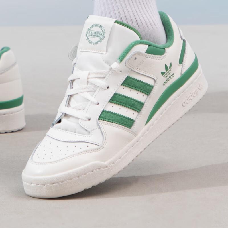 adidas Men's All-Season Low-Top Sneakers IG3778