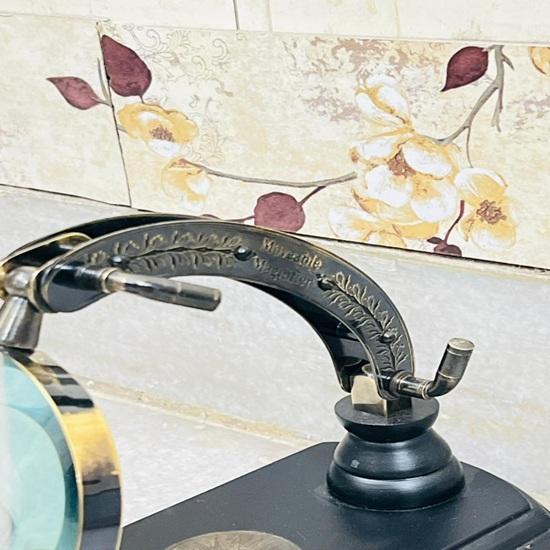 Engraved Brass Magnifying Glass Watts Sons London 1814, Handmade Nautical Decor Table Top Home Office Birthday Wedding Gift