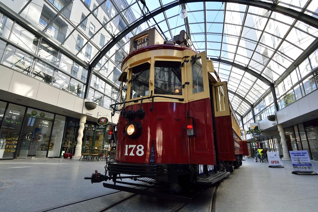 Tokina CF Ultra Zoom Lens for Canon EF Mount and Format [Imported Model] atx-i 11-16mm F2.8 a+ Wide-Angle APS-C