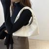 2026 Fashi Popular Large Capacity Retro Commuting Texture Temperament Tote Shoulder Armpit Women's Bag