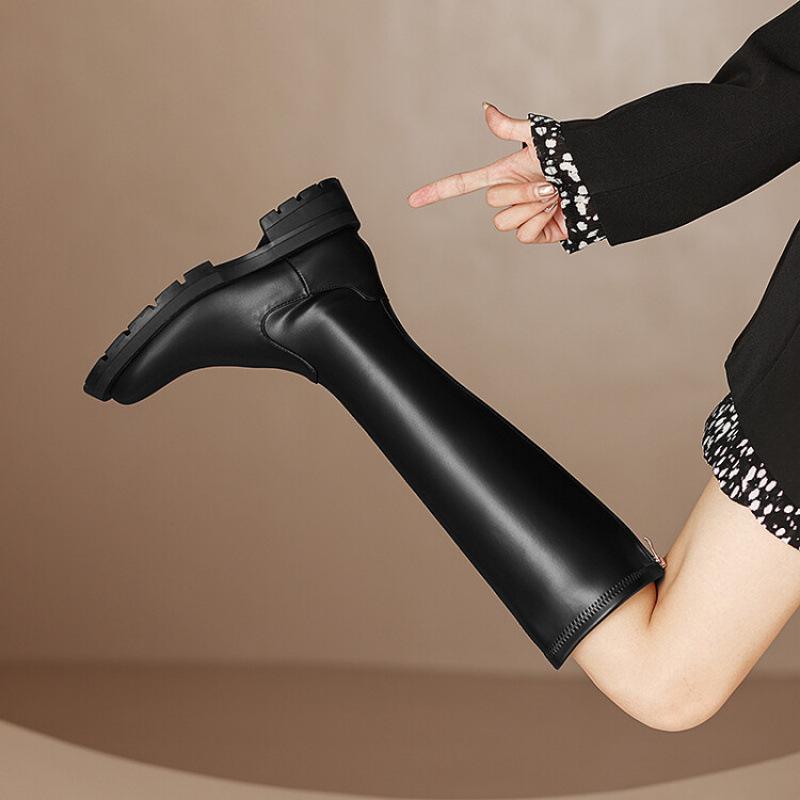 

Осенне-зимние однотонные высокие сапоги на толстой подошве с нескользящей подошвой большого размера женские сапоги на среднем каблуке с круглым носком новые кожаные сапоги корейская версия Март 43 чёрный