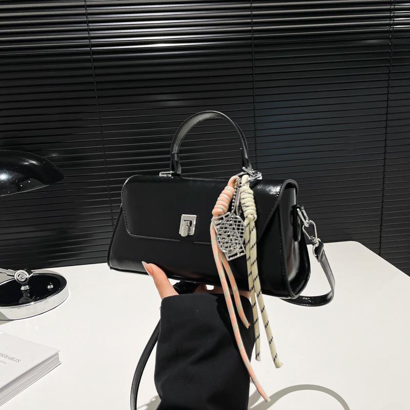 

Модная портативная маленькая квадратная сумка Женская новая модная сумка через плечо Повседневная универсальная сумка-мессенджер no pendant