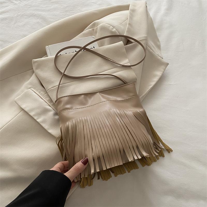 

Жіноча сумка нова сумка-месенджер з бахромою жіноча сумка через плече ретро маленька квадратна сумка сумка для мобільного телефону хакі