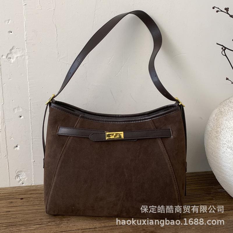 Casual retro suede bag women's 2025 new commuter versatile messenger bag fashionable and simple shoulder bucket bag