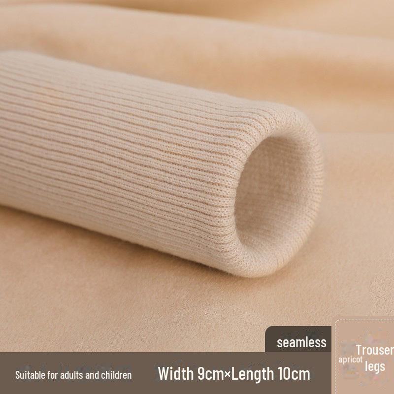 

Детская пуховая куртка с ребристым эластичным воротником, прошитыми манжетами и удлиненными штанинами.