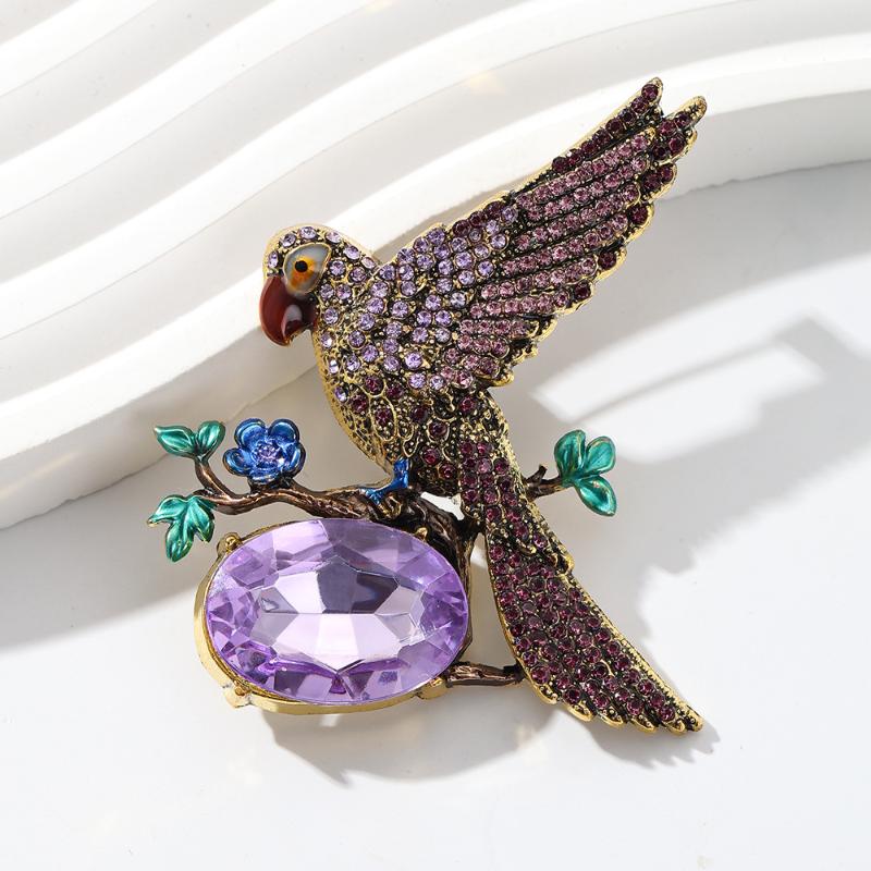 Winged Parrot Brooch High-End Women'S Luxury  Animal Brooch Elegant Niche Design Lapel Pin Suit Coat Jewelry Accessory