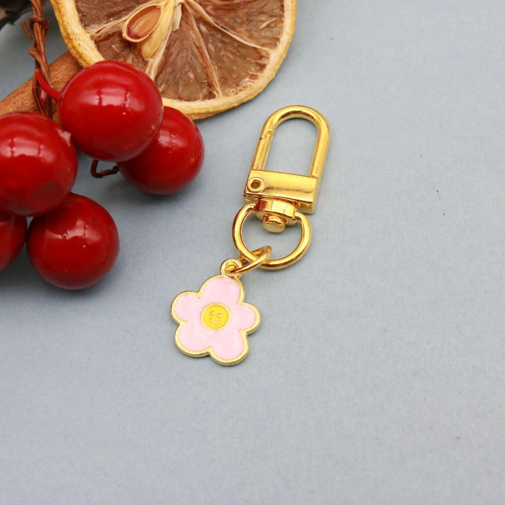 Daisy Earphone Case Keychain: Fresh Summer Pendant & Car/Bag Decoration Gift