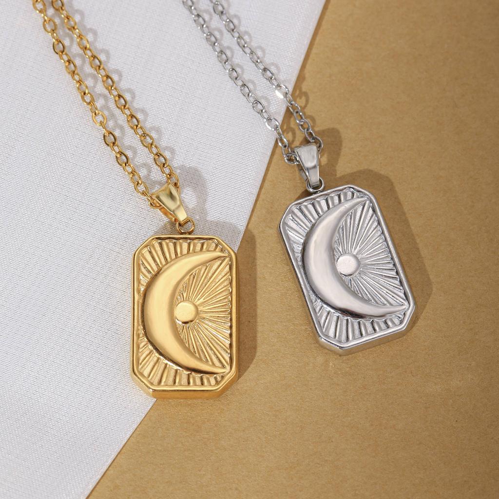 Spiritual Tarot Sign Square Pendant Necklaces for Women Carved Star Sun Moon Apollo Charms Chokers Retro Geometric Jewelry