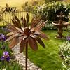 Vintage Style Garden Flagpole Rusty Outdoor Daisy Flower Metal Yard Stake, Rusted Iron Art Rust-red Patio Decoration Decoration, Weather-Resistant