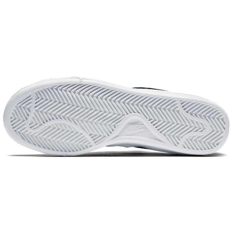 Nike  Court Royale Black White Women Sneakers 749867-010