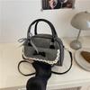Sense shoulder bag women's autumn and winter niche design commuting versatile wear-resistant messenger handbag