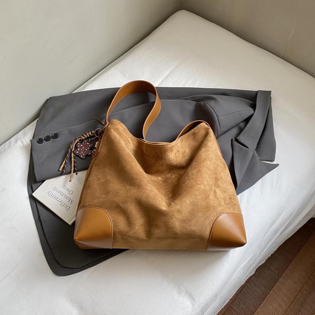 2025 Women's Leopard Print Large-Capacity Retro Tote and Shoulder Bag