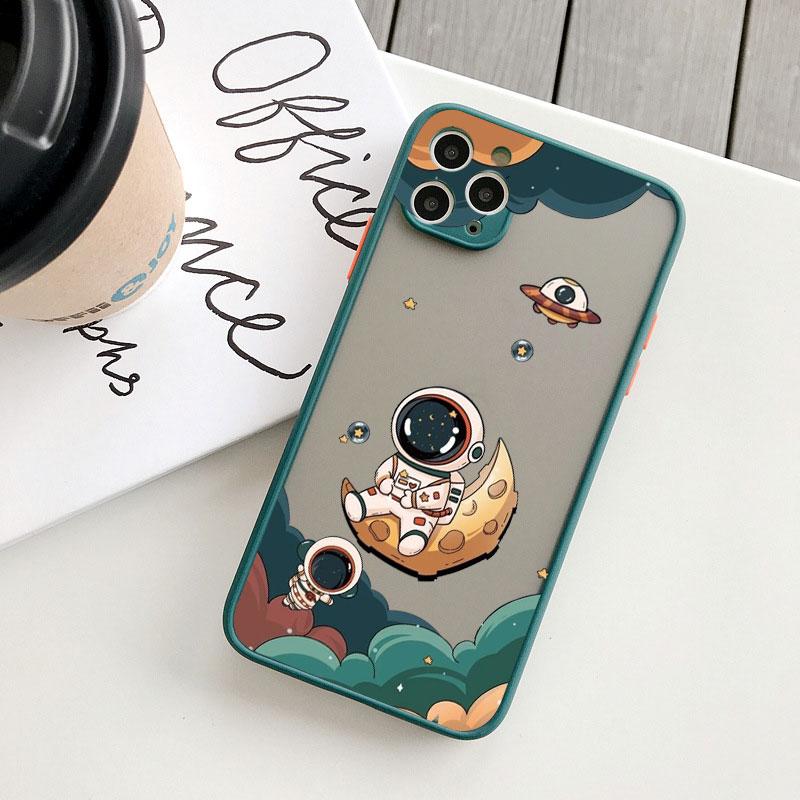 Cartoon Outer Space Astronaut Planet Phone Cases For iPhone 16 11 12 14 13 Pro Max 15 Plus 7 8 Plus SE2 X XR XS Shockproof Cover