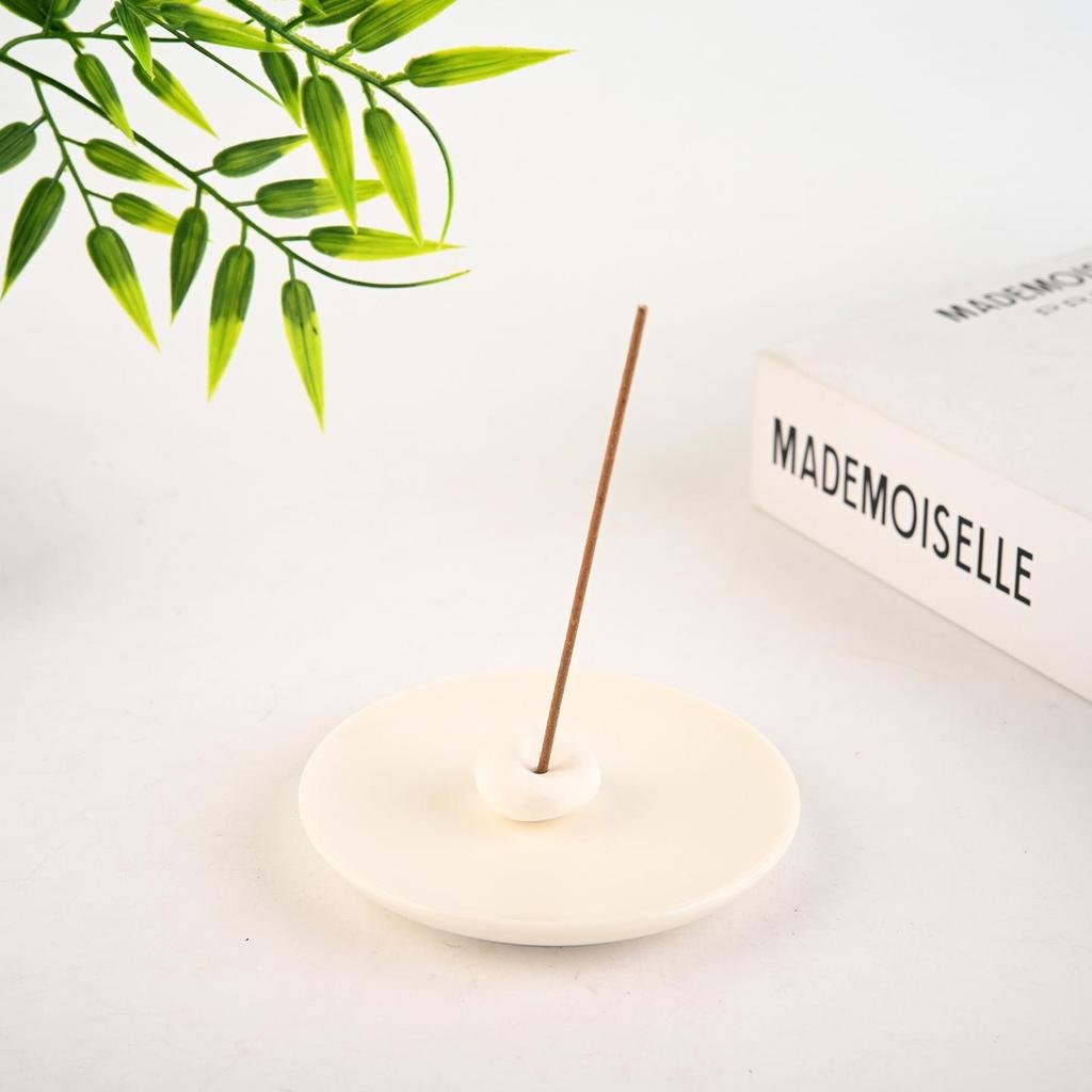 Minimalist Mini Japanese Incense Holder – Travel-Friendly Stand & Burner Ornament