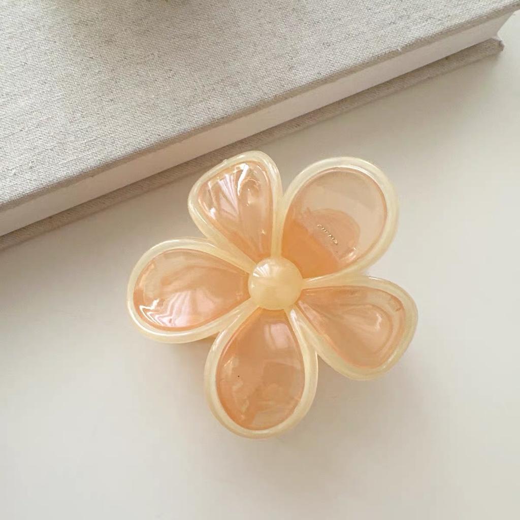 Summer Flower Hair Claw Clips Plastic Egg Flowers Shark Clip Jelly Color Hair Clamps Grab Sweet Women Hair Accessories