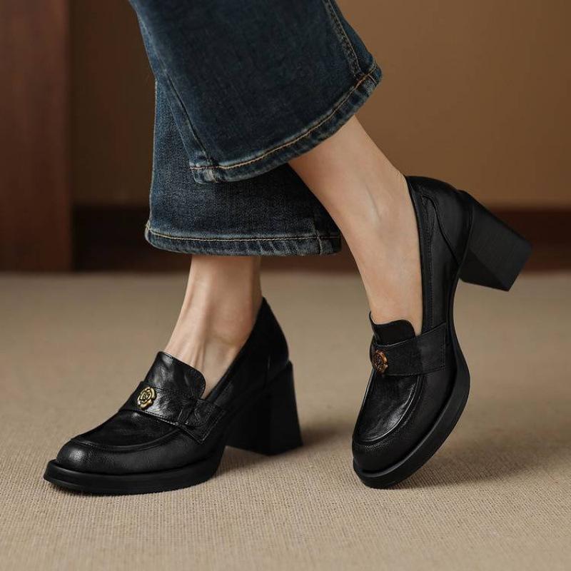 New Women's Leather Loafers Non-slip Thick-soled Mid-mouth Casual High-heeled Large-size Shoes Women Wear Sheepskin Single Shoes In All Seasons